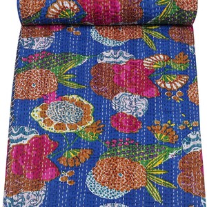 Stampa di frutta Trapunta Kantha Trapunte vintage fatte a mano Boho Biancheria da letto king size Coperta da tiro Copriletto Quilting Trapunte hippie in vendita immagine 1