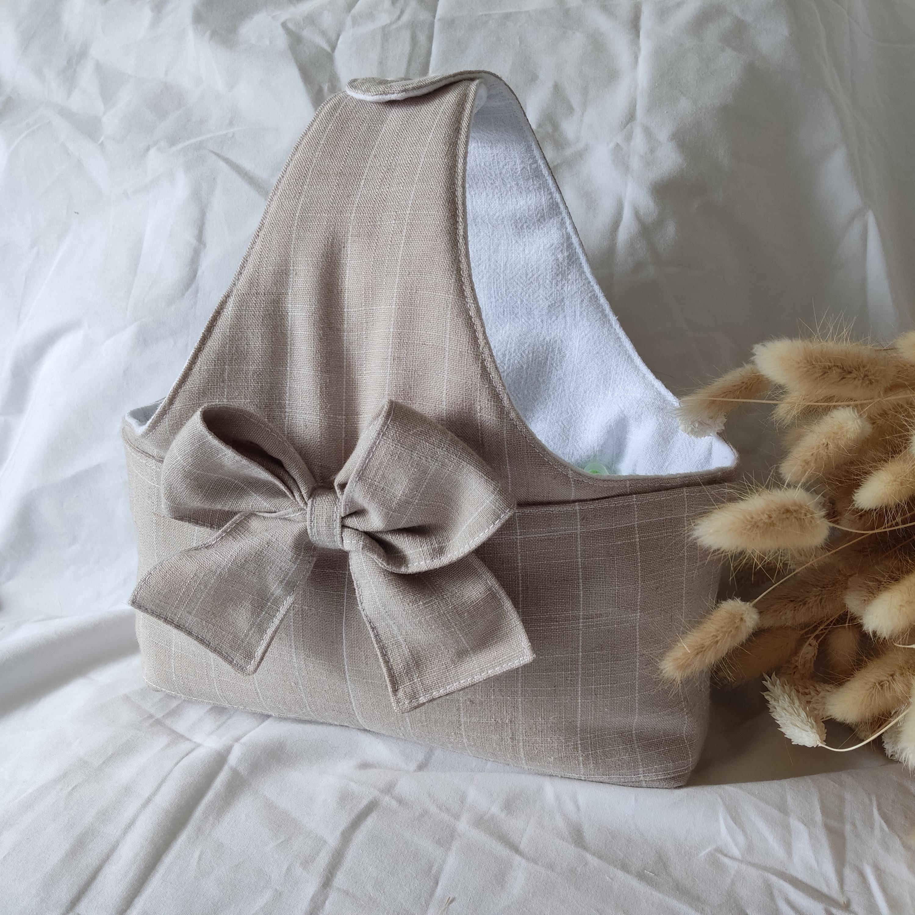 Trenton Gifts Sac à pinces à linge fantaisiste | Stocke et maintient des pinces à linge | Parfait pour une utilisation en intérieur/extérieur Trenton Gifts Sac à pinces à linge fantaisiste | Stocke et maintient des pinces à linge | Parfait pour une utilisation en intérieur/extérieur