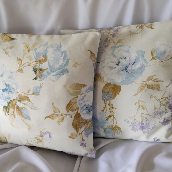 Duo de housses de coussin roses bleues vintage