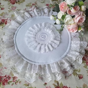 French shabby chic round placemat