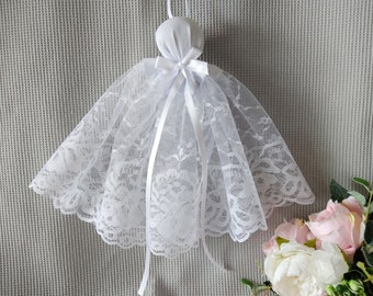 White romantic retro door pompom