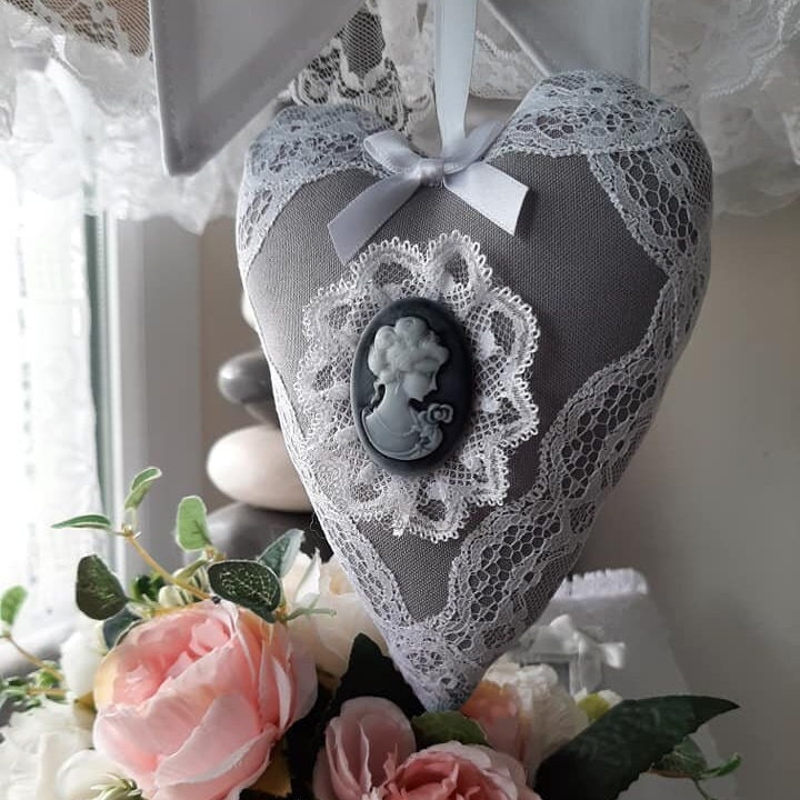 Coeur à Suspendre avec Camée Femme