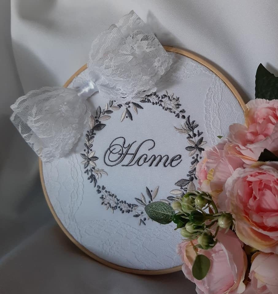 Cadre Tambour Brodé Home et Dentelles Blanches