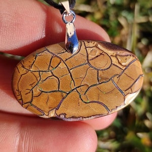 Boulder Opal pendant - Natural stone from Queensland, Australia