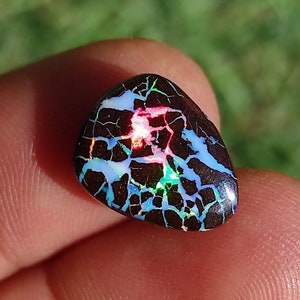 Boulder Opal "Dragon pattern" from Queensland, Australia (jewelry, creation, collection, gift idea)