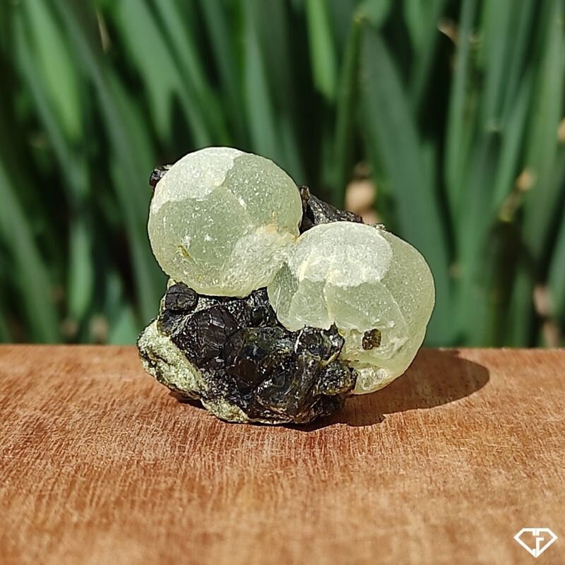 Prehnite sur Épidote Brute - Pierre Naturelle Du Mali | Collection, Idée Cadeau, Lithotherapie