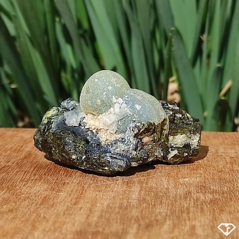 Prehnite sur Épidote Brute - Pierre Naturelle Du Mali | Collection, Idée Cadeau, Lithotherapie