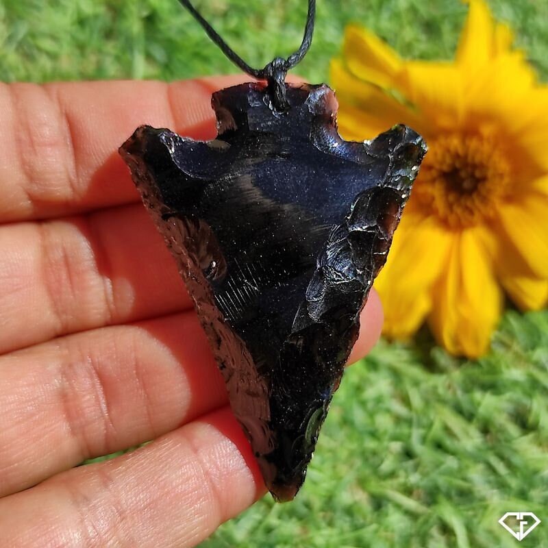 Obsidian Arrow Point pendant from Mexico (lithotherapy, gift idea)