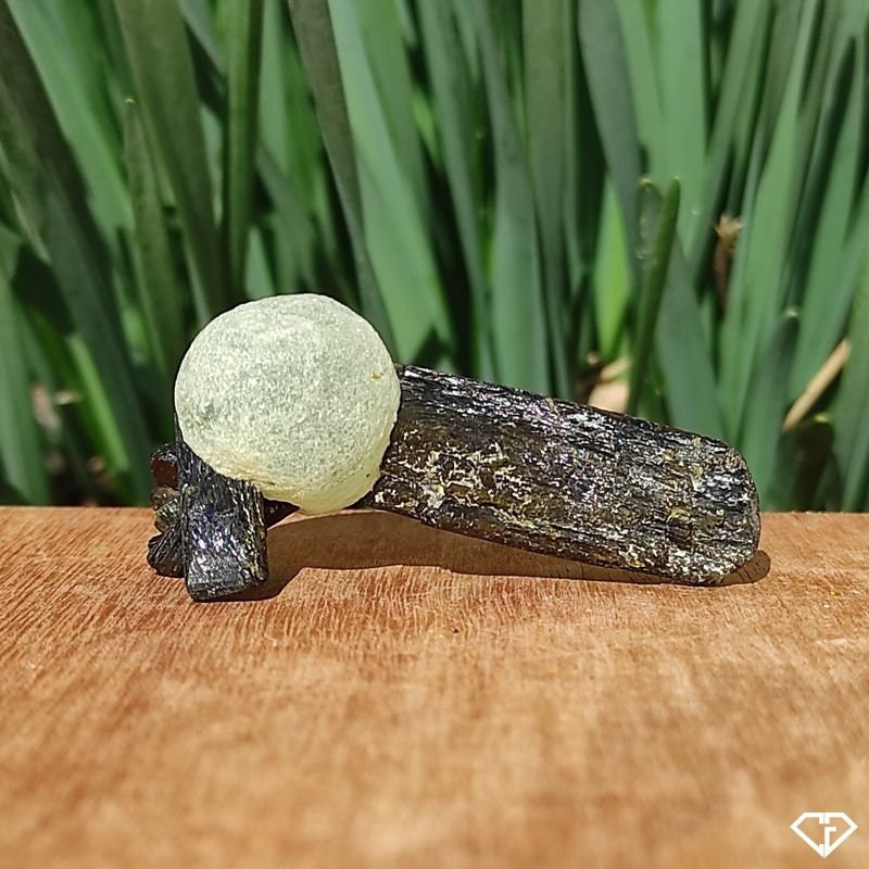 Prehnite sur Épidote Brute - Pierre Naturelle Du Mali | Collection, Idée Cadeau, Lithotherapie