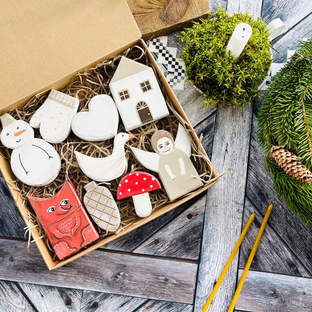 Vintage Style Tree Decorations, Decorative Wooden Christmas Figurines ...