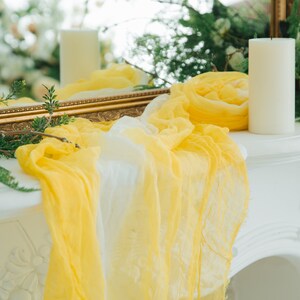 Gelber Gaze Farbverlauf handgefärbter Stoff Ombre Runner | Etsy