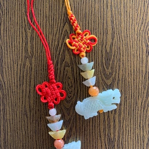 Llaveros de jade con amuleto de la suerte del Año Lunar del Caballo. Dragón, piña, perro y conejo.