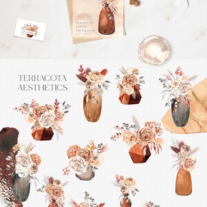 K&ouml;nnte beinhalten: Aquarell-Illustrationen von Terrakotta-Vasen mit Blumenstr&auml;u&szlig;en in verschiedenen Stilen. Die Blumen sind in Creme-, Beige- und Braunt&ouml;nen gehalten. Die Vasen sind in Braun-, Beige- und Graut&ouml;nen gehalten. Der Text "Terracotta Aesthetics" befindet sich oben im Bild.