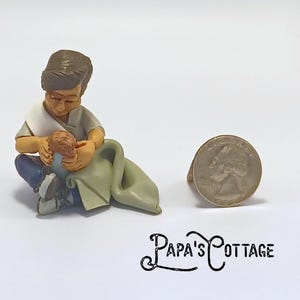 1:24 scale old grandmother, old woman, gray haired lady with newborn grandbaby for half scale dollhouse, half inch scale