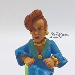 1:24 scale sitting mother, mom, woman, lady for half scale dollhouse, half inch scale