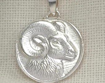 Collana Ariete in argento sterling con ciondolo a disco zodiacale ariete, 17 mm, realizzata a mano, confezione regalo, Regno Unito