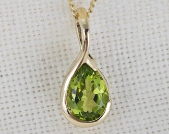9ct Gold Peridot Necklace Green Pear Solitaire