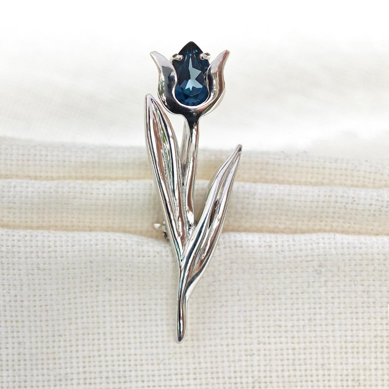 Brooch in “Brooches are Forever