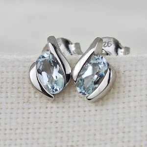 Pendientes de aguamarina de plata de ley, tachuelas azules, piedra natal de marzo