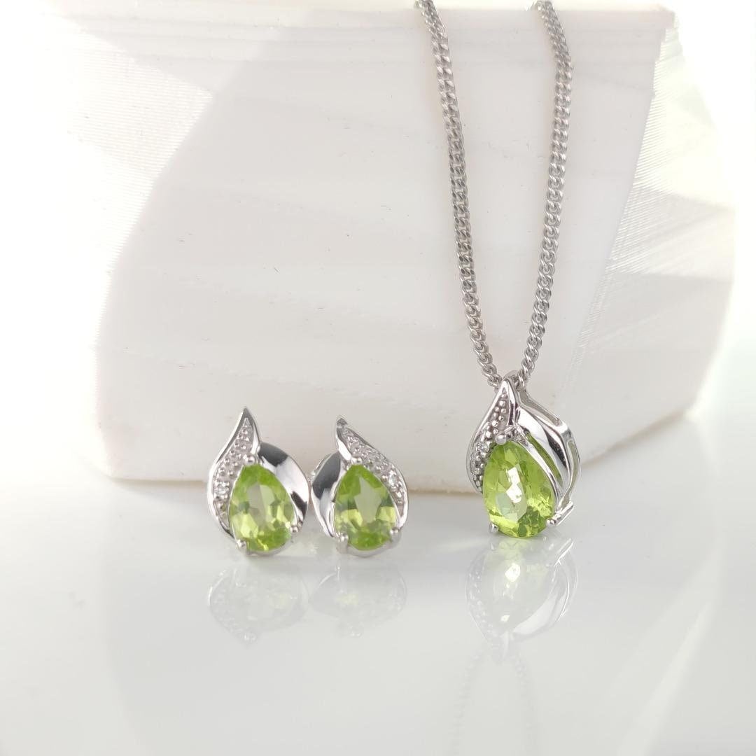 Peridot necklace outlet earring set