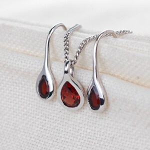 Set di orecchini e collana in granato da 0,9 ct, pendente a forma di pera in argento sterling immagine 6