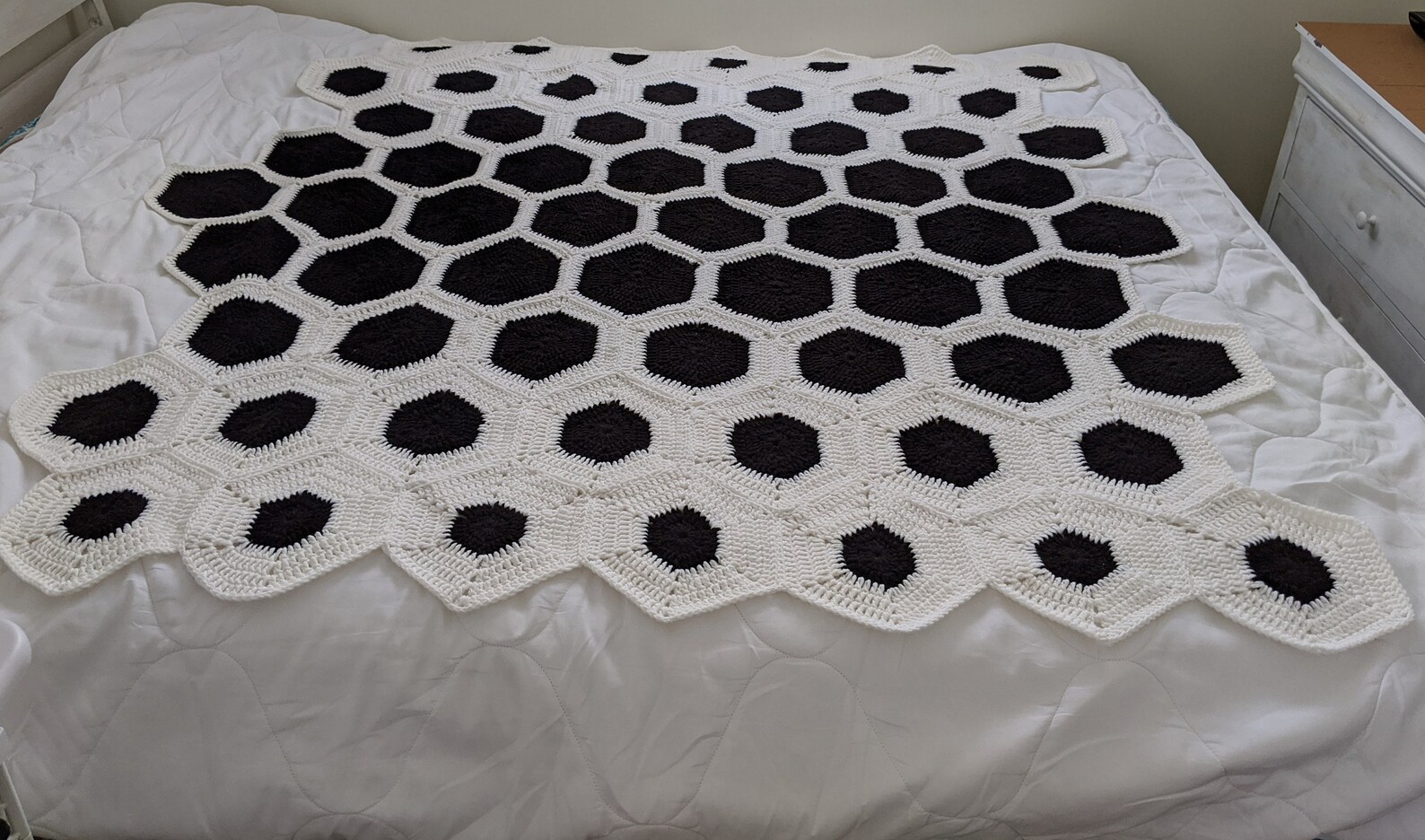 Halftone Black & White Afghan Crochet Pattern DOWNLOADABLE | Etsy