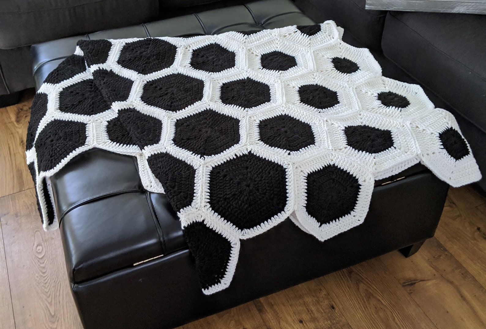 Halftone Black & White Afghan Crochet Pattern DOWNLOADABLE | Etsy
