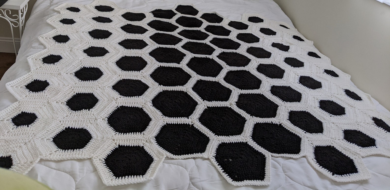 Halftone Black & White Afghan Crochet Pattern DOWNLOADABLE | Etsy