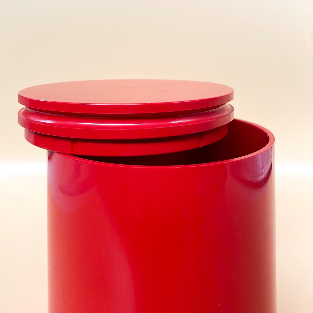 Vaso Rotondo The HC Companies Eclipse In Plastica Resistente, Rosso, Con Fori Di Drenaggio E Piattino, Per Interni/Esterni