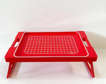 Vassoio letto, PC, divano, televisione, lavoro e per colazione in plastica rossa Lavatelli motivo geometrico -  vintage anni 90