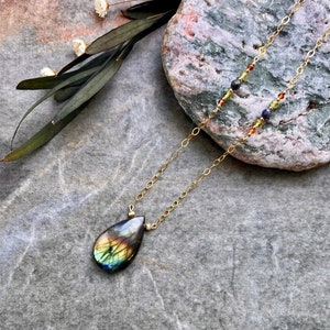 Stunning Labradorite necklace, Labradorite necklace, Gemstone necklace, 14k Gold filled necklace, Labradorite jewellery, Labradorite