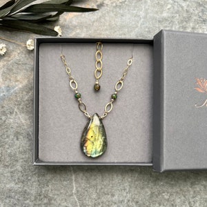 One of a kind Labradorite necklace, Labradorite necklace, Gemstone necklace, 14k Gold filled necklace, Labradorite jewellery, Labradorite
