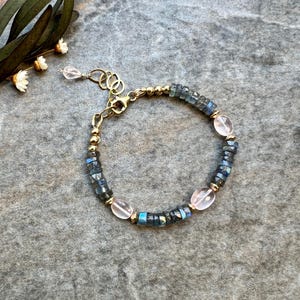 Chic one of a kind Madagascar Labradorite bracelet, 14k gold filled bracelet, Labradorite jewellery, Rose quartz bracelet, Wedding jewellery