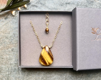 Chic one of a kind Tiger eye necklace, Tiger eye necklace, Gemstone necklace, 14k Gold filled necklace, Tiger eye jewellery, Women jewellery