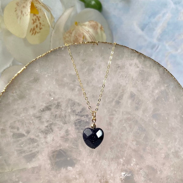 Dainty Blue Sandstone necklace, 18k gold vermeil necklace, Gemstone necklace, Chakra necklace, Healing necklace, Heart necklace, Gift idea