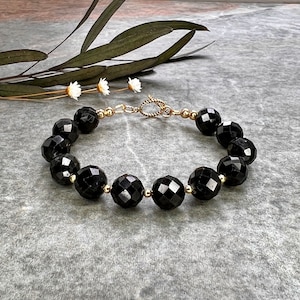 Chic one of a kind Black Tourmaline bracelet, 14k Gold filled bracelet, Tourmaline bracelet, Tourmaline jewellery, Gemstone bracelet, Gift