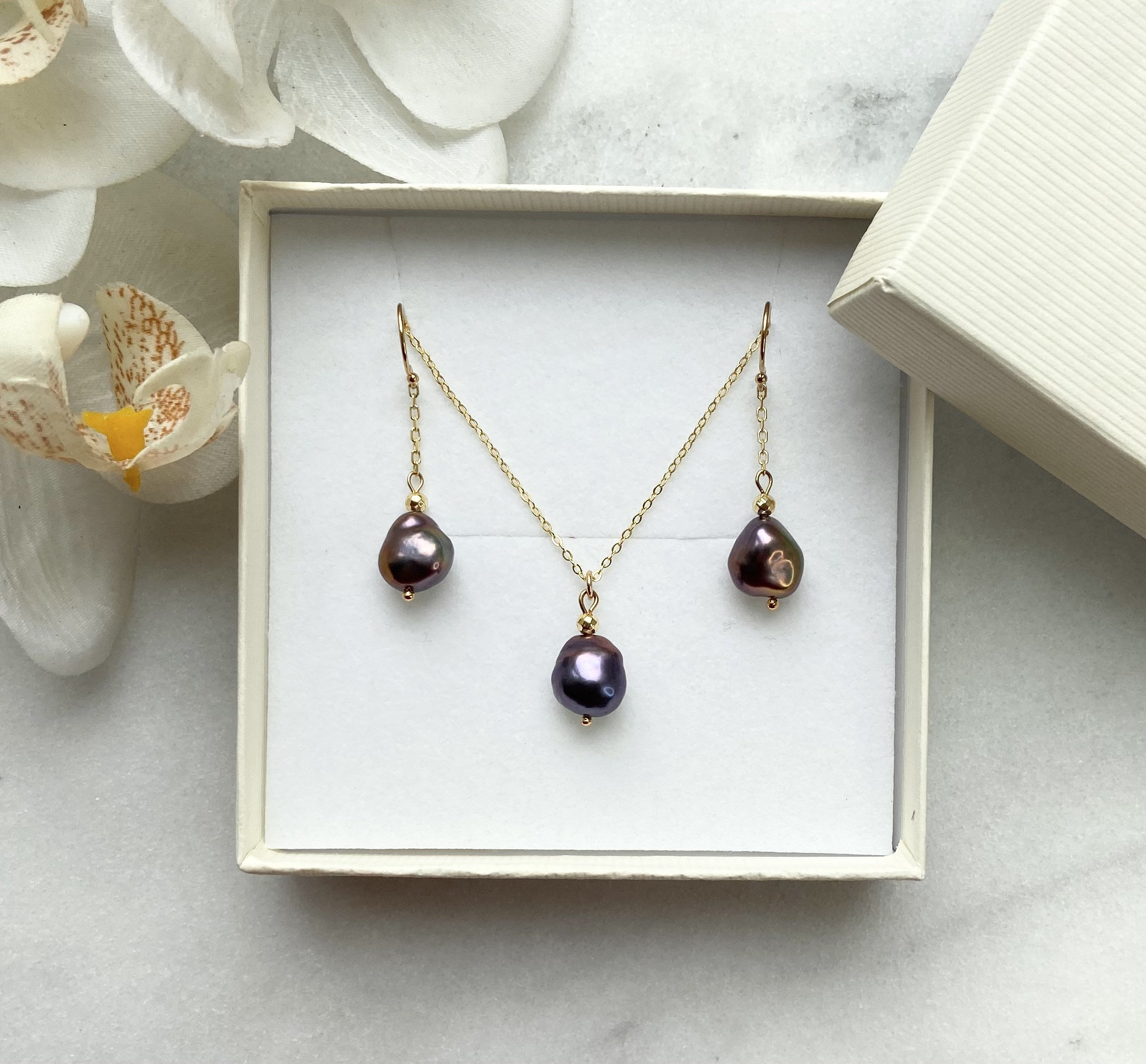 Dainty jewellery set Pearl necklace and earrings 18k gold Etsy