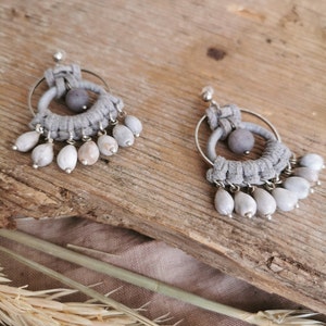 Hanging round drop earrings image 4