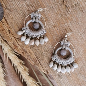 Hanging round drop earrings image 5