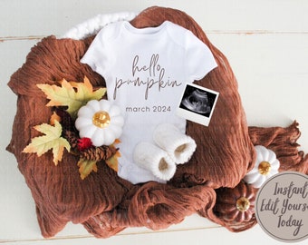 Peut inclure: Une grenouillère blanche avec le texte "hello pumpkin march 2024" et une couverture blanche avec des décorations sur le thème de l'automne, y compris des citrouilles blanches et des feuilles d'automne. Une image d'échographie est placée sur la couverture.