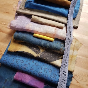 SILKETÄRKNING, Skrotpåsar, handfärgat tyg, naturliga färgämnen, ekotryckt bunt, Rent siden, långsamma stygn, redo att skickas