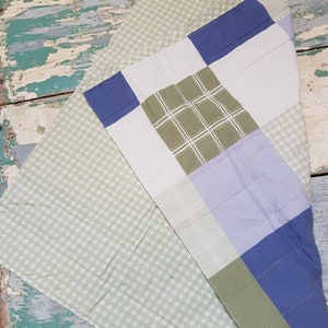 Grandpa&#39;s check ,Vintage quilt , two sided piece for patchwork ,crafts, sewing arts, remnants, scraps , patchwork remnants