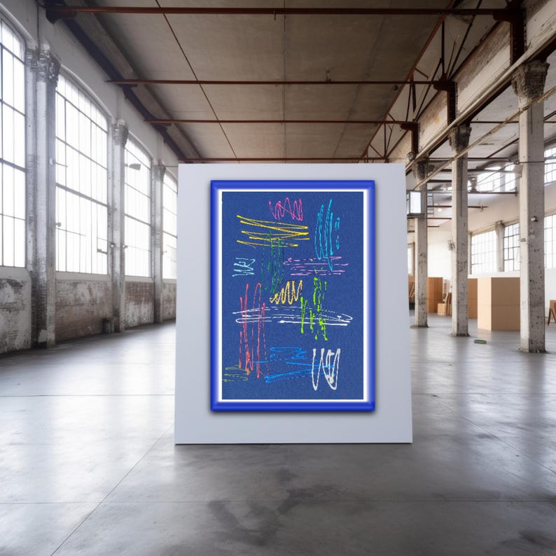 K&ouml;nnte beinhalten: Abstrakter Kunstdruck mit bunten Linien und Formen auf einem dunkelblauen Hintergrund. Der Druck ist in einem blauen Rahmen gerahmt und wird an einer wei&szlig;en Wand in einer Lagerhalle ausgestellt.