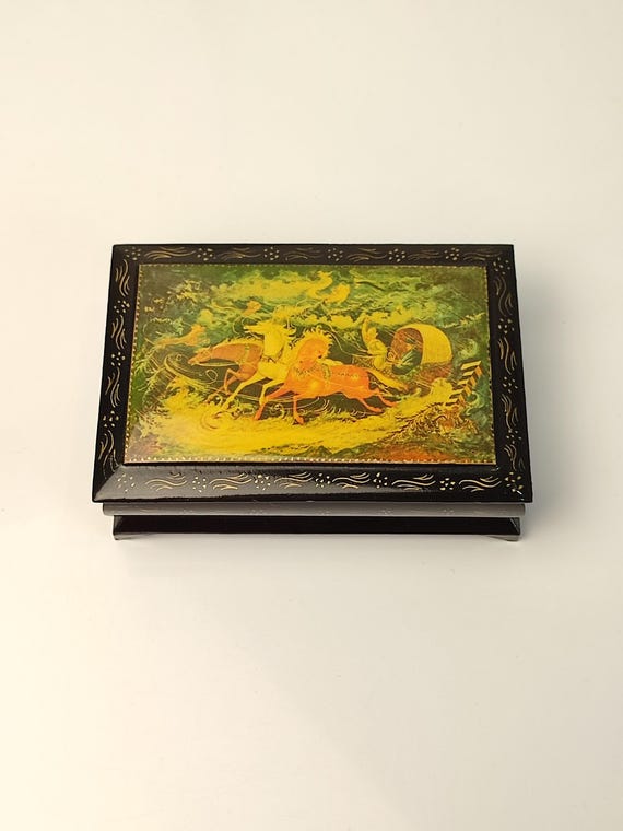 工芸品 VINTAGE Russian Palekh Lacquer Box 1996 Russian Lacquer Box Vintage Handmade Palekh Mstera Three Horses