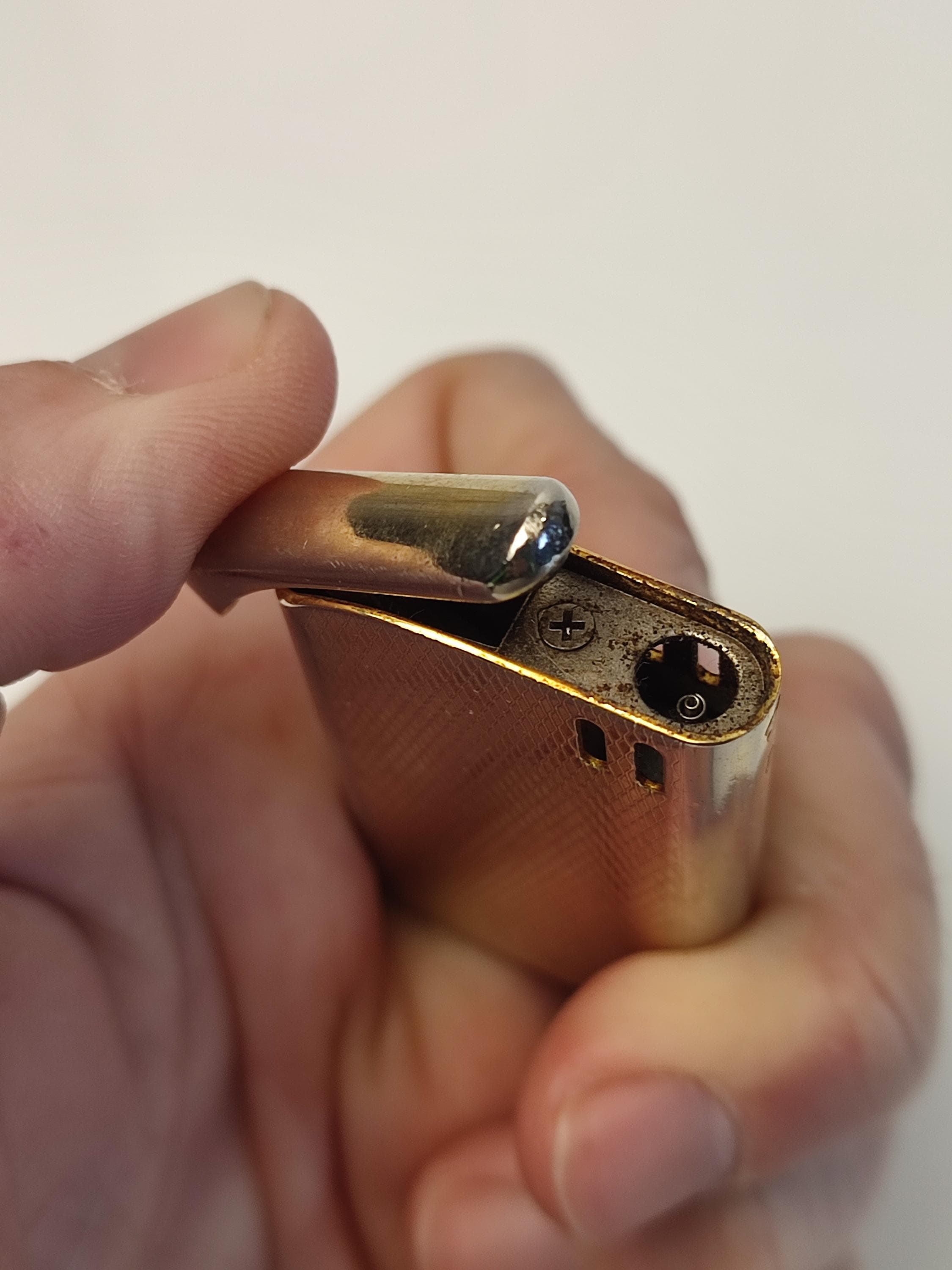 Lighter Colibri Vista Gas Gold Tone Slim Vintage Pocket Lighter