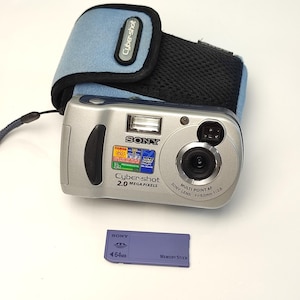 Sony Cyber-Shot DSC-P31 2.0MP Digital Camera Silver W/ 64mb Memory Card - Y2K sony digital camera Cyber-Shot Black camera