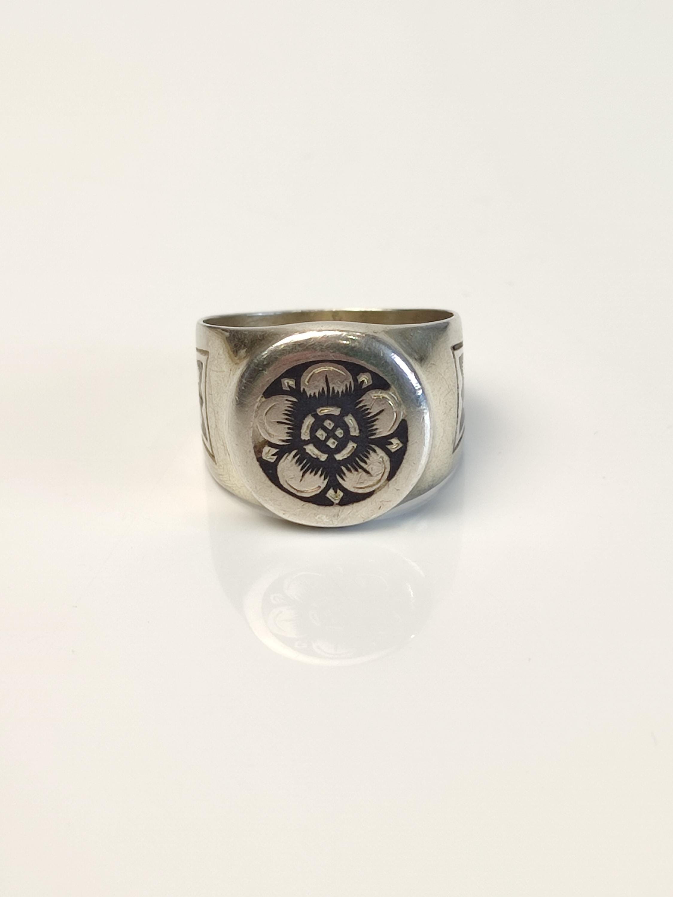 Kubachi Silver 875 Ring USSR Niello Floral Signet Ring Vintage