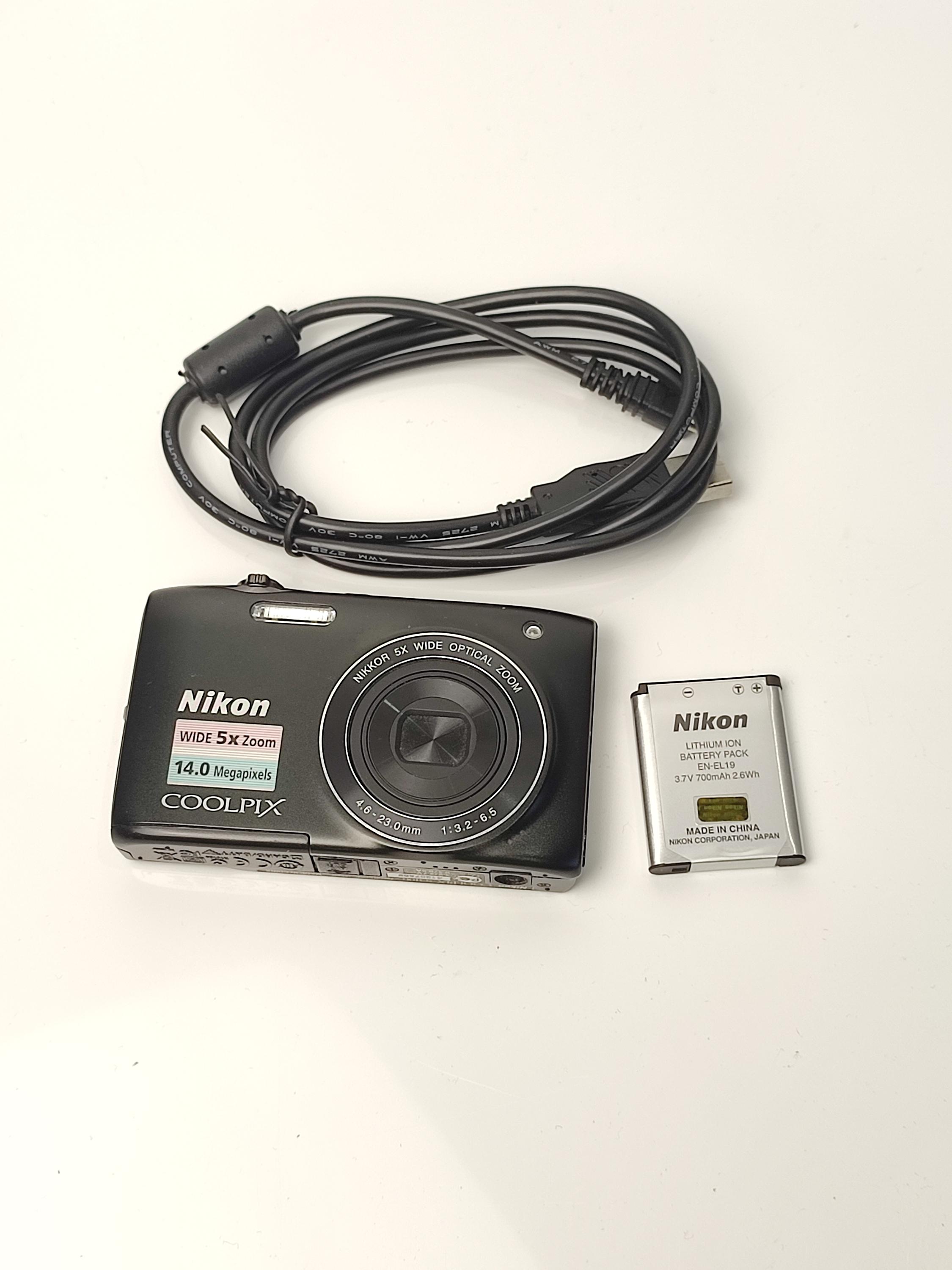 Nikon Coolpix S3100 Black Digital Camera 14MP With Battery and USB