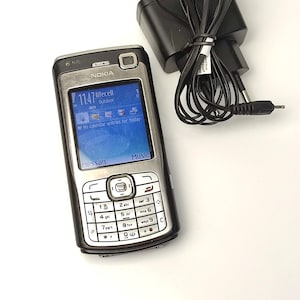 Nokia N70 Vintage mobiele telefoon | Klassieke Nokia Symbian-telefoon | Retro verzameltelefoon Nokia N70 mobiele telefoon uit de jaren 2000