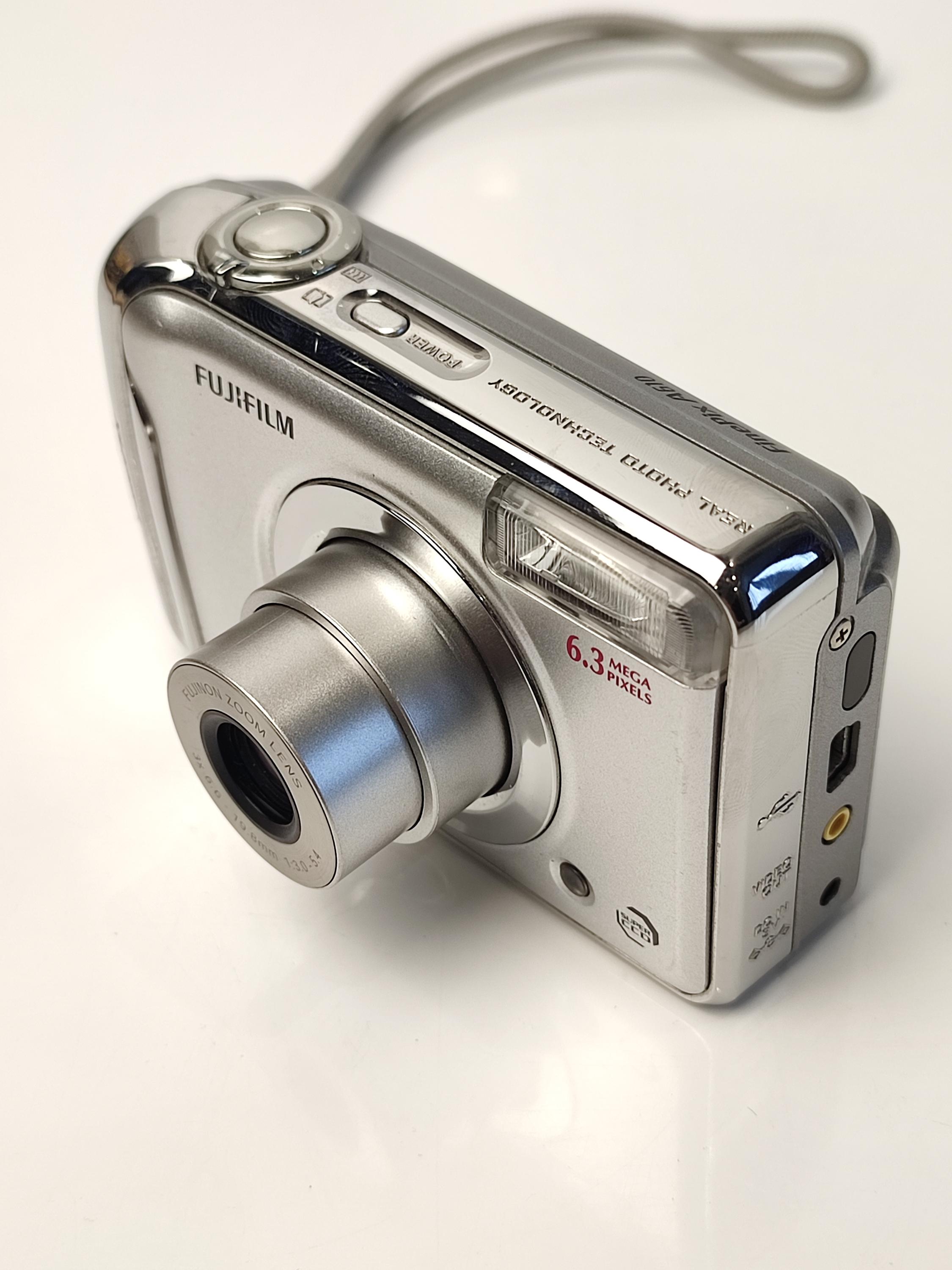 Fujifilm Finepix A610 Digital Camera Y2K 6.3MP Compact Point and